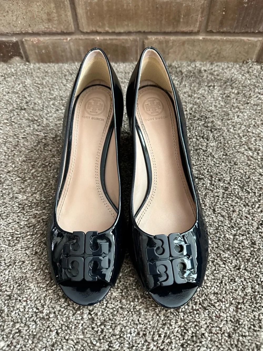 Tory Burch Lowell Black Patent Leather Peep Toe Wedge Heels Size 8.5